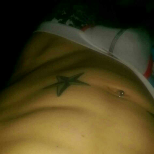 robmack7784:  blowjobemily:     Mmmmmm fuck she is hot  That’s