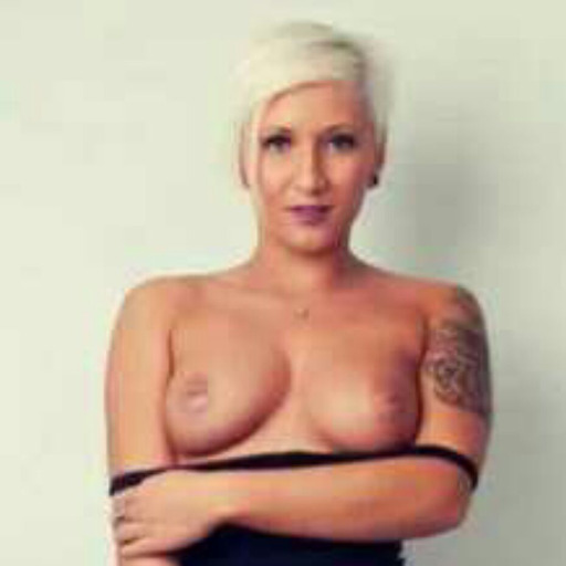 southeasthotwife: voyeurkink:  wifesbits:  The way a glory hole