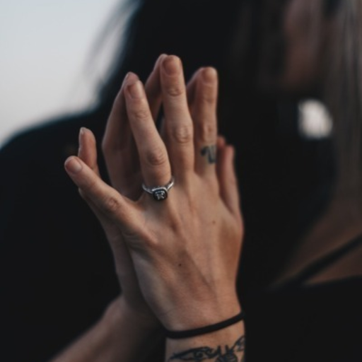 Reblog if you're a girl who likes girls.