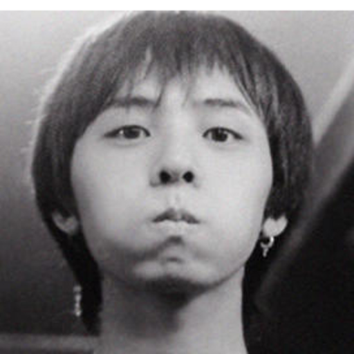 I'M AN A+ B2UTY VIP SHINEE GIRL LIVING IN CODE NAMED BLUE FIVE