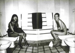 puthas:  Kate Moss & Naomi Campbell Photography by Mario
