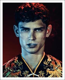 lgus27:     Robb Report (Editorial - December 2013) ph. Van