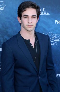 jisy-chan:Why does Zachary Gordon look like he’s about to make