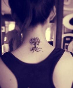 inkedgirlsarepretty:  38 Beautiful Upper Back Tattoos Ideas For