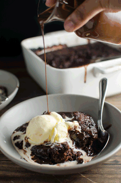 fullcravings:  Self-Saucing Chocolate Pudding 