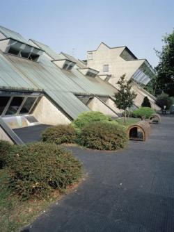 germanpostwarmodern:  Kindergarten (1969-72) in Bergamo, Italy,