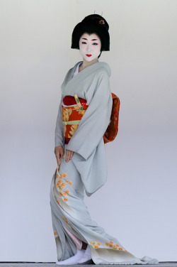 oiran-geisha:  It’s a geiko post! Enjoy! 1-Retired geiko Katsuru(Source)