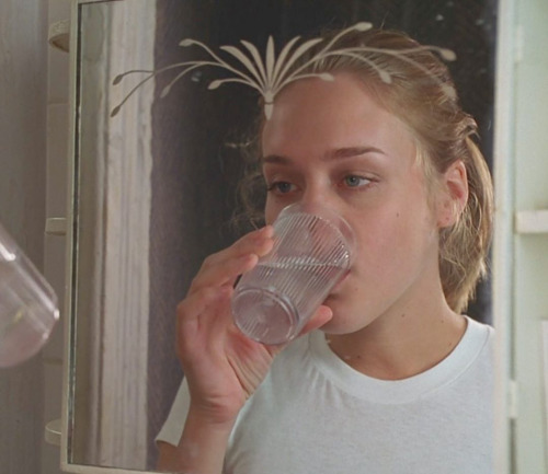 timotzj:  Chloë Sevigny in The Last Days of Disco (Whit Stillman,