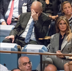 notkatniss:trump’s chief of staff during his UN speech really