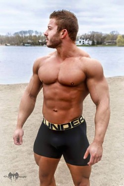 borregosalvajes:  sexymusclebeast7:  cdnlifter27:  Matt Strandmo