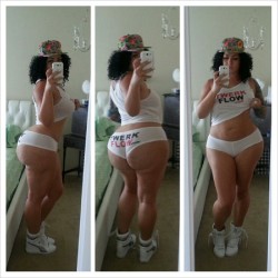 elkestallion:  S/O to @the_lockeroom www.twerkflow.com for da