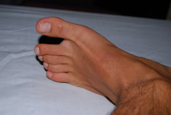 dirtymalefeet:  #malefeet #feet #guysfeet 