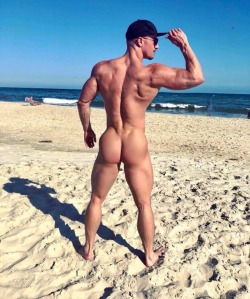 butt-boys:  Butt Boys has over 83,000 followers. Join us! 