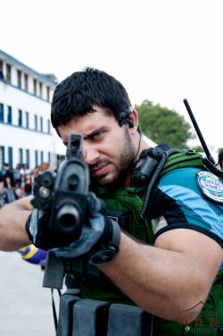 cosplay-gamers:  Maicou Maniezzo as Chris Redfield Photography