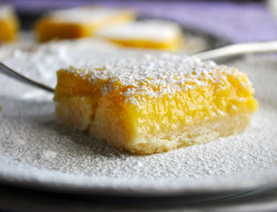 sweetoothgirl:    the best melt-in-your-mouth lemon bars  