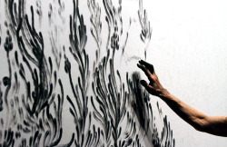 unabide:  Judith Braun creates masterpieces using only her fingers