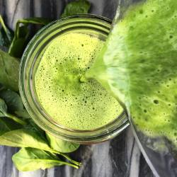 thevibrant-vegan:  Gween smoothie time #obsessed       