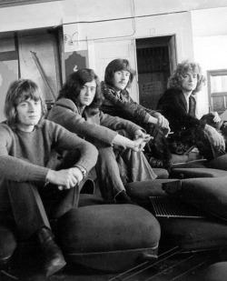 babeimgonnaleaveu: Led Zeppelin at Herb Greene Studio in San