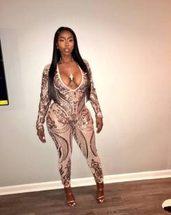 nailsoleentity:  #InThoseHeels 👉 @kashdoll   https://kashdoll-clothing.myshopify.com/collections/all