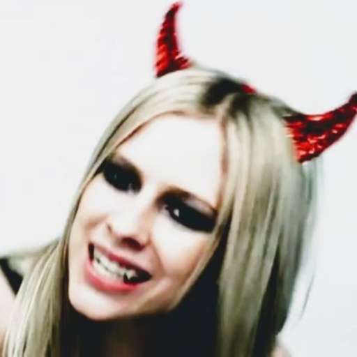 avrillavigneguiltypleasure: