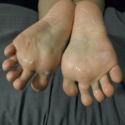princezzisis:  I love warm nut running down my soles and through