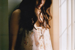moanarch:  untitled by Riley Alexandra on Flickr. 