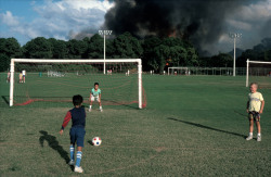 20aliens:  USA. Palm Beach County, FL. 1988.Alex Webb 