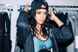 hellyeahrihannafenty:  HQ Rihanna behind the scenes of Puma