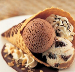 ❤ice cream on We Heart It - http://weheartit.com/entry/65412437/via/glowinginthedarkness