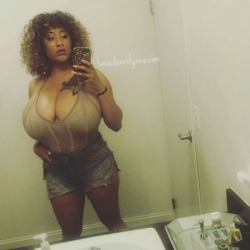 bigtittylover215:  It’s a Big Titty Tuesday shout out to @shesyoursbenice
