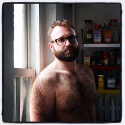 inkedfatboy:  Sexy nerdy bear…sexy! 