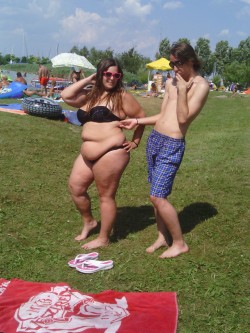 fabulousandthick:  bodybyfat:  me and my best friend :) we wanted this photo to be empowering and funny :) because heeeeee accepts me fully and loves me and i love him *.* heâ€™s super amazing. and yeah, iâ€™m sexy as hellâ€¦ okaay, heâ€™s too :DÂ follow