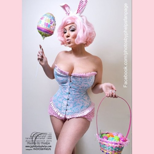 @photosbyphelps showing off why Crystal Rose @crystalrosemua is the princess of pin up . Sexiest Bunny yet… #easter #eggs #bunny #photosbyphelps #corset #pinkhair Photos By Phelps IG: @photosbyphelps I make pretty people….Prettier.™