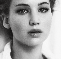 jenniferlawrencedaily:  ❝I hate comparing myself to Katniss