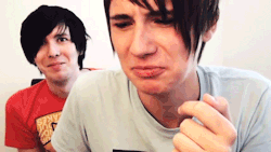 theyoutubefangirl:  Dan and Phil tasting and remembering centipede
