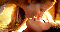 gotcelebsbare:  Amanda Seyfried & Megan Fox - ‘Jennifer’s