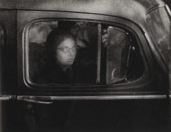lapetitecole:  Wynn Bullock Girl in Car - 1960 