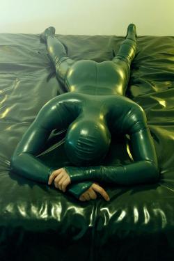 latexrubber:  Such a lovely physique covered in the finest latex