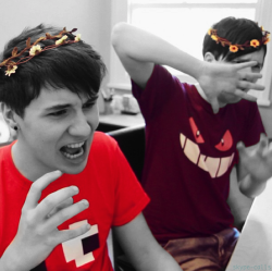 skype-calls:  Dan & Phil vs Tumblr!          