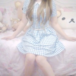 popfairy:  popfairy:  Got a new pretty dress today!!! :3 🕚