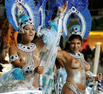 yesnibbles:  Carnival time 16 of 50 