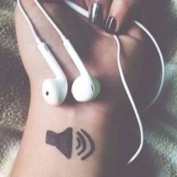 atypicalhipstaa:  Music is everything, even the small stuff in