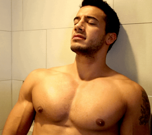  Click Here to watch Naked Guy On Cam Video 