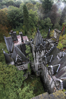 abandonedandurbex:  A bird’s eye view of an abandoned castle