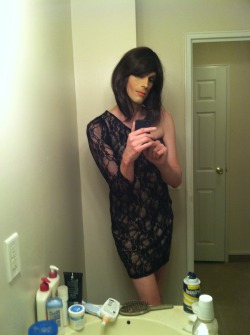 young-pretty-doomed:  I just love this dress so much.  hot hot
