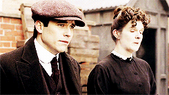 lady-arryn-deactivated20140718:  I was born to watch period drama:Downton