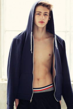 strangeforeignbeauty:  Lau Halding 