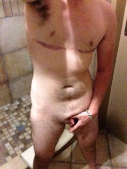 ftmslave:  I’ve been sending this nude pic out on Kik and I