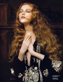 lisa401971:Vlada Roslyakova by Pierluigi Maco | Vogue China January
