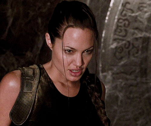 e-ripley:  ANGELINA JOLIE as LARA CROFT in Lara Croft: Tomb Raider